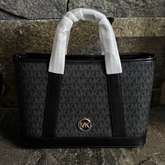 NWT Michael Kors Luisa Small Satchel - Picture 13 of 14